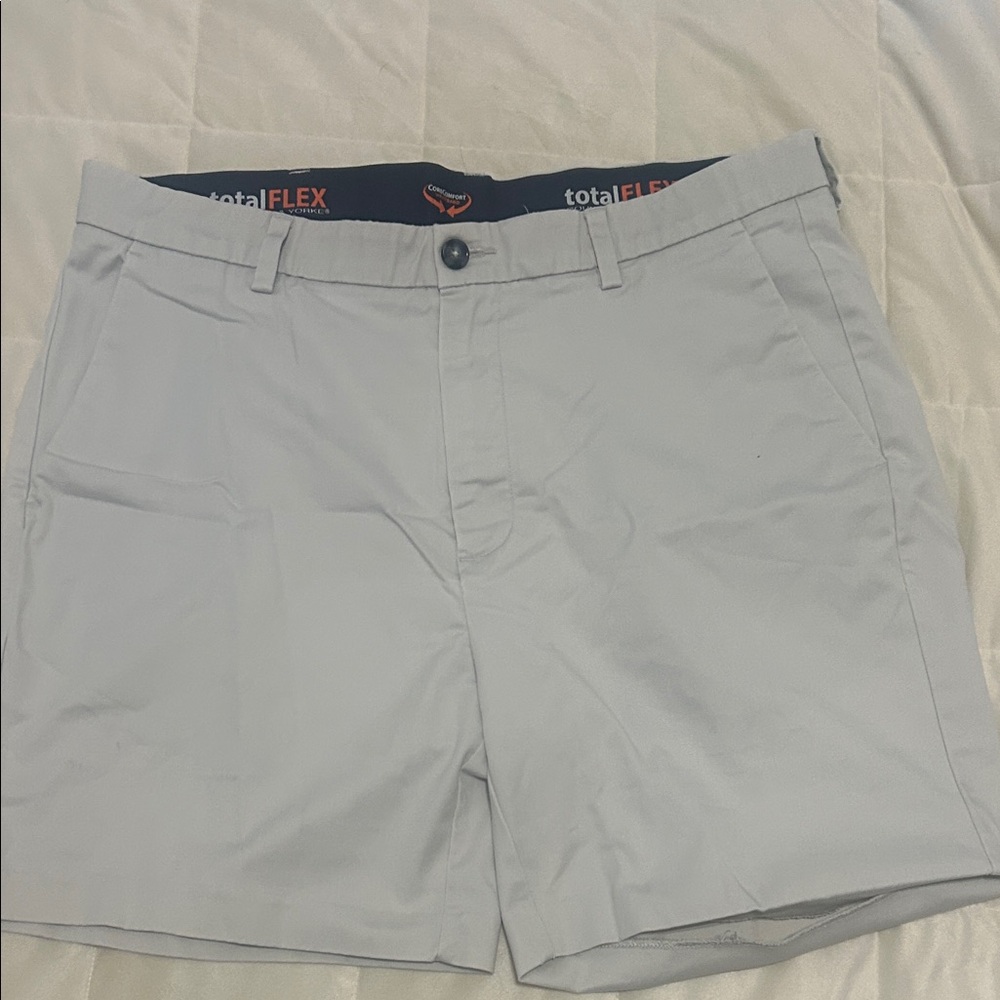 Roundtree & Yorke Light Gray Flat Front Shorts